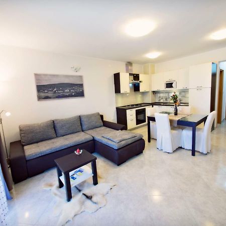 Apartmani Fortuna Zlarin Zewnętrze zdjęcie