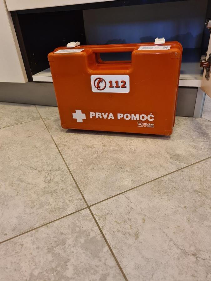 Apartmani Fortuna Zlarin Zewnętrze zdjęcie