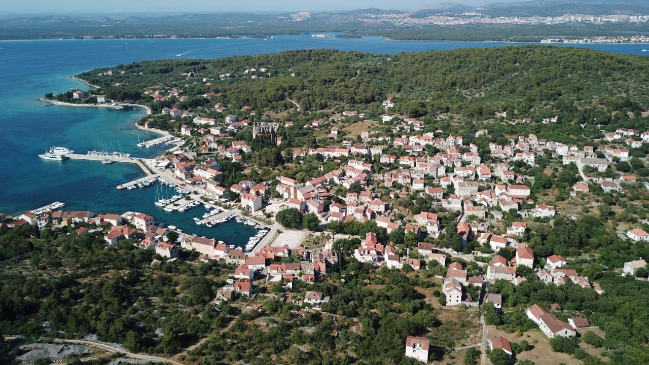 Apartmani Fortuna Zlarin Zewnętrze zdjęcie