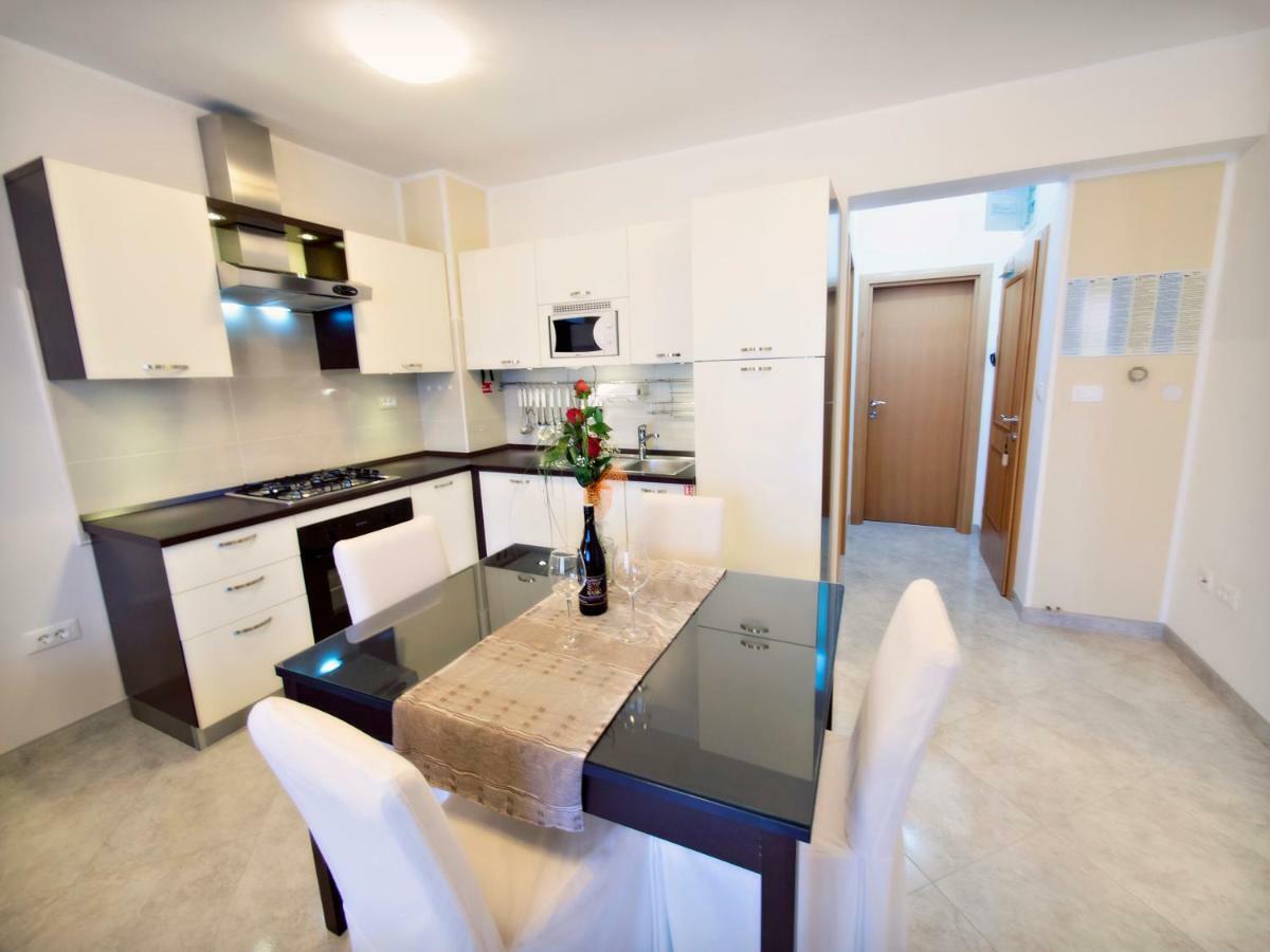 Apartmani Fortuna Zlarin Zewnętrze zdjęcie