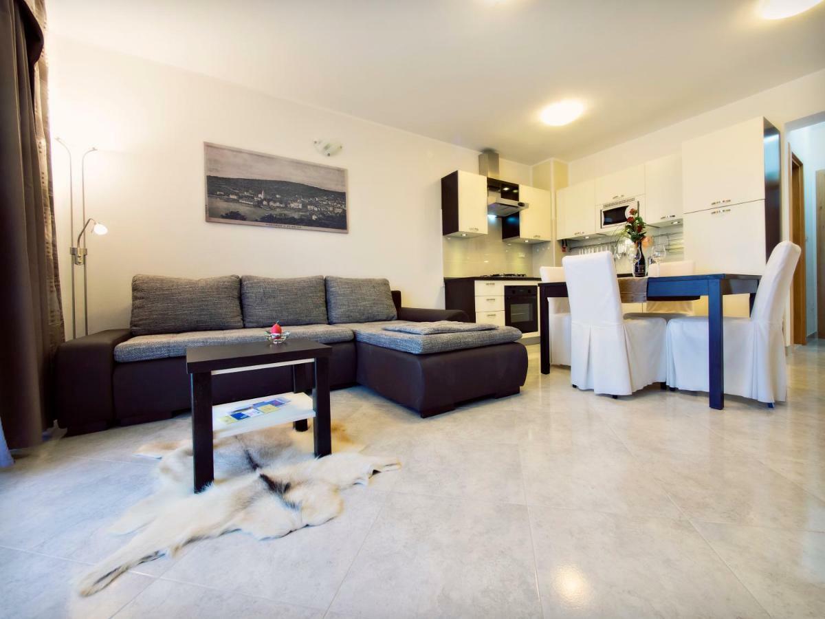 Apartmani Fortuna Zlarin Zewnętrze zdjęcie