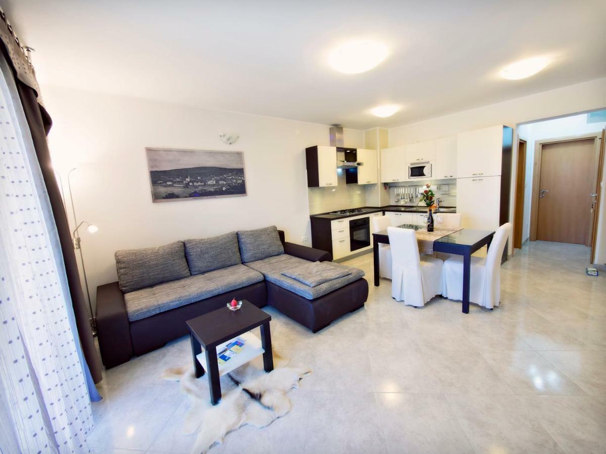 Apartmani Fortuna Zlarin Zewnętrze zdjęcie