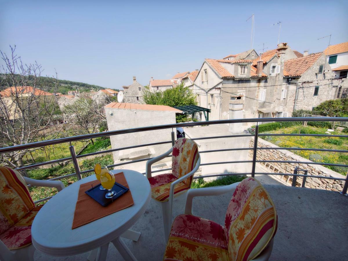 Apartmani Fortuna Zlarin Zewnętrze zdjęcie